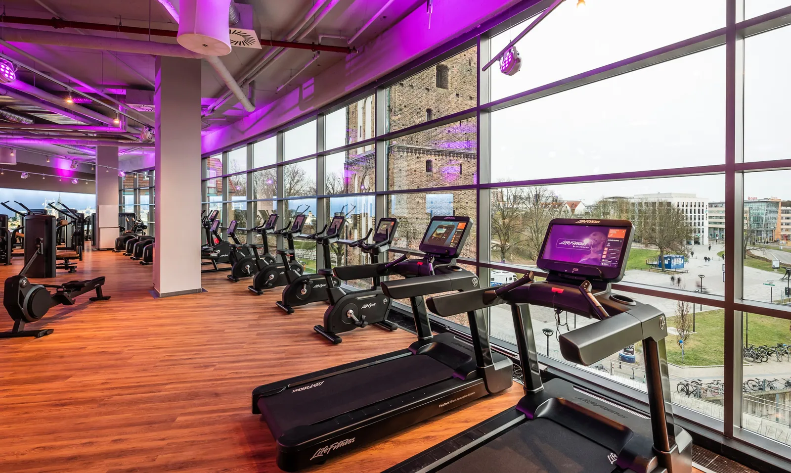 Sports Club Ahrensburg — träningsstudio i Hamburg — 2