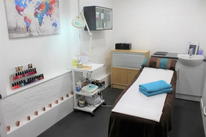 The Hurst Leisure Centre — fitness studio in Baughurst, Tadley — 2