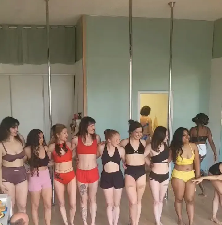 Parentheses Pole Dance — pole fitness-studio à Castelnau-le-Lez, Montpellier — 2