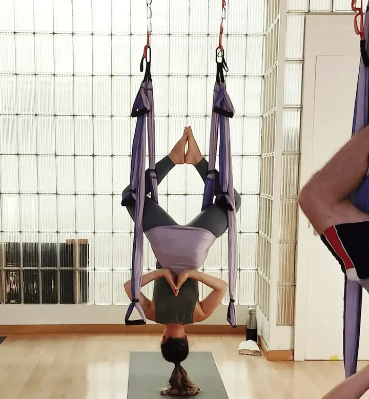 Del Revés Yoga y Circo — Yoga en l'Eixample, Barcelona