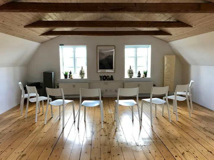 Aboutnow — yoga-studio i Allerslev Huse, Lejre — 2