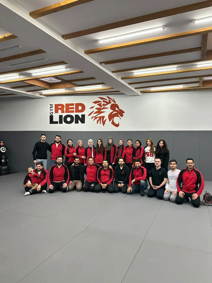 Red Lion Sportakademie Süd — kampfsport-studio in Großenbaum, Duisburg — 2