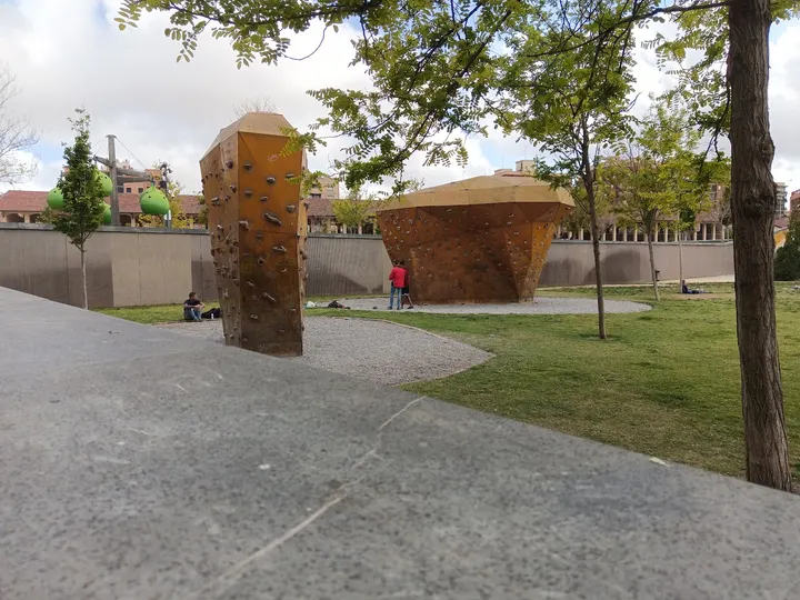 Rocódromo - Parque Central — Escalada en Russafa, Valencia