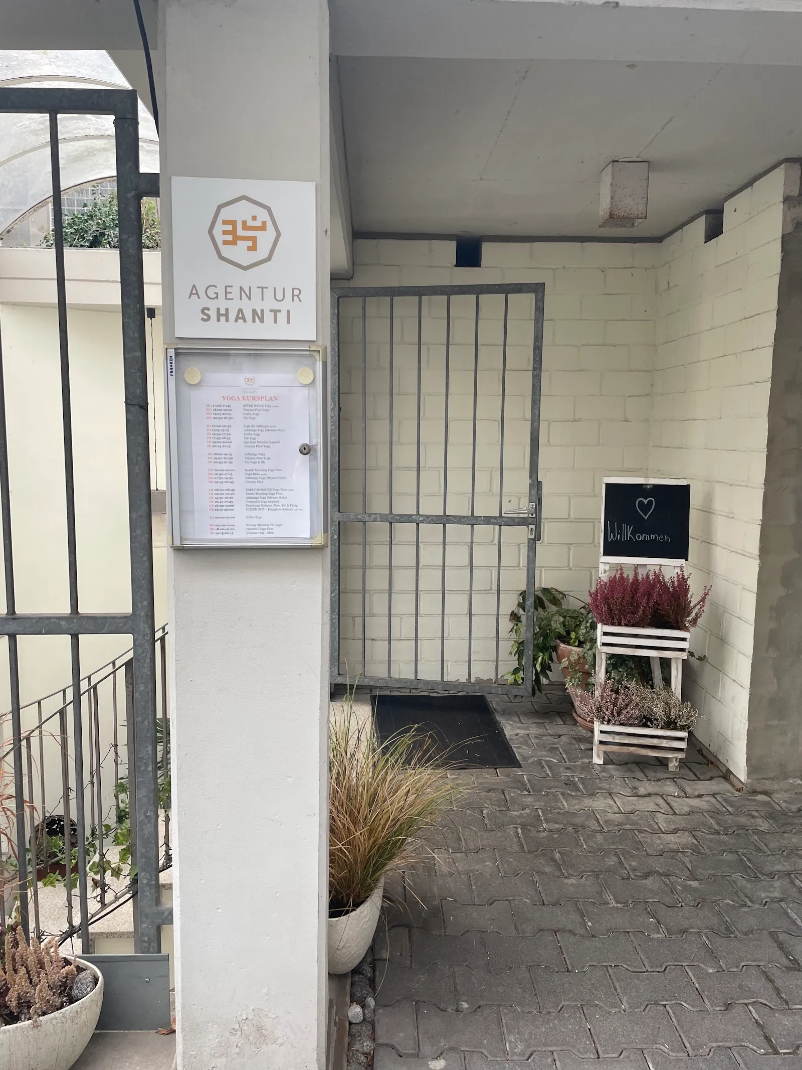 Shanti Studios Cologne (by Agentur Shanti) — yoga-studio in Nippes, Köln — 3