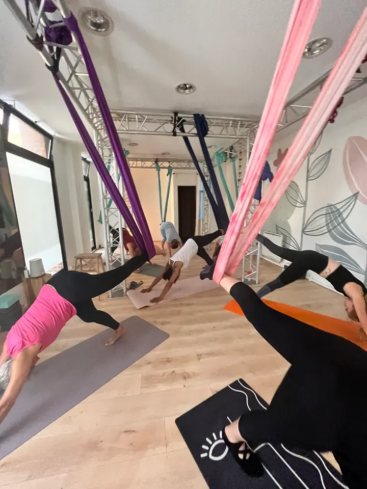 Yoga aérien et massage — yoga-studio à La Madeleine, Lille — 3