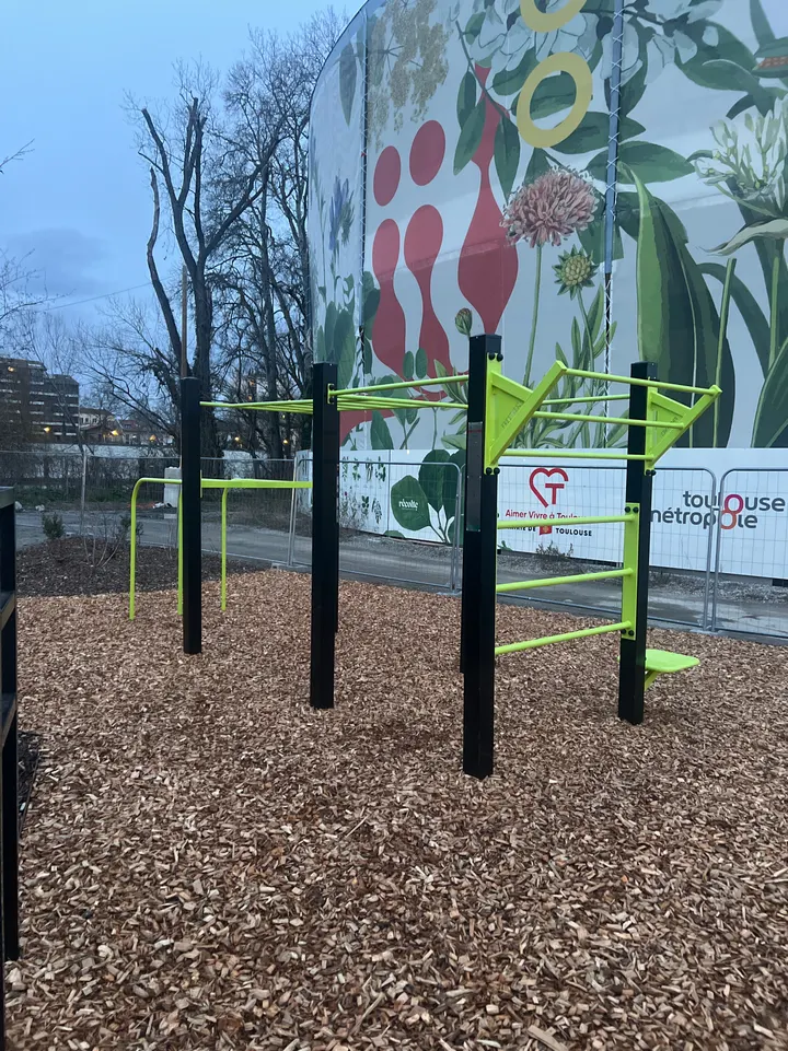 Parc de callisthénie et street workout — salle de fitness-studio à Toulouse — 5