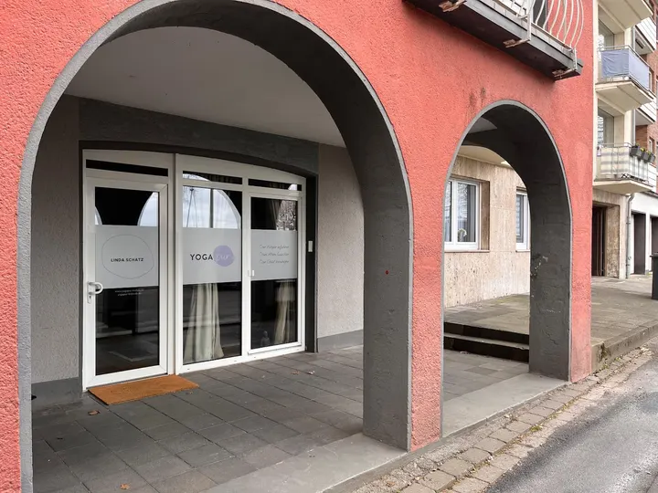 Yoga Pur - Linda Schatz — Yoga in Uerdingen, Krefeld