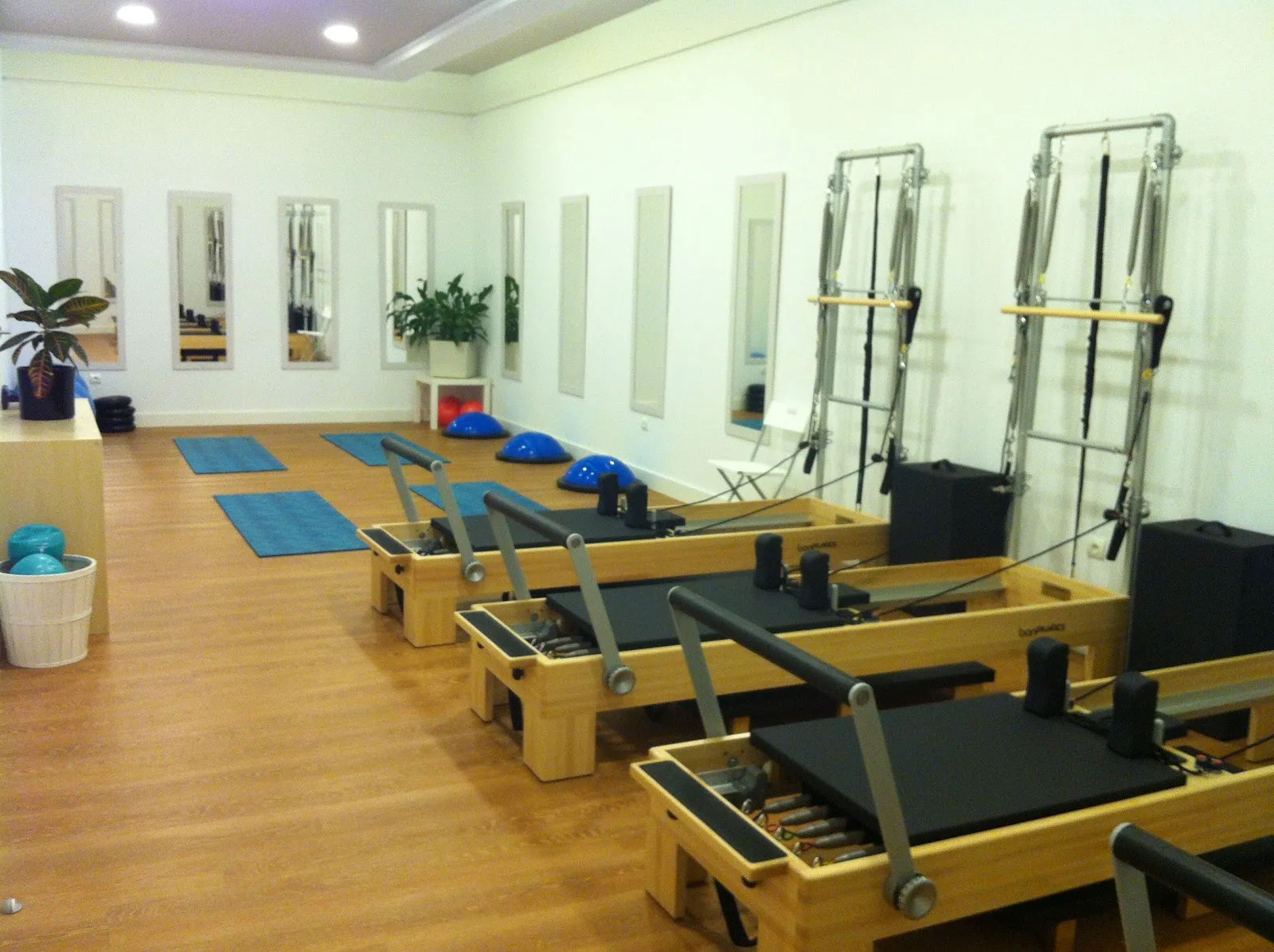 Osteopatía Especializada Ángel Villa - Pilates y Fisioterapia - — pilates-studio en Majadahonda — 2