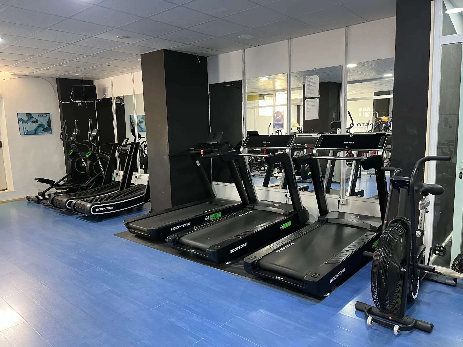 Sport Factory Gym, S.L.Unipersonal. — estudio de fitness-studio en Sanlúcar de Barrameda — 3