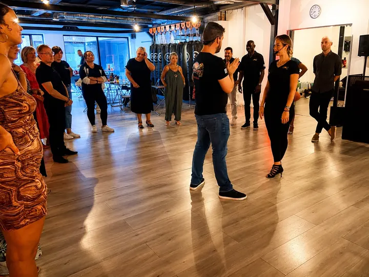 Salsa2Enjoy — Dans in Tussenwater, Hoogvliet Rotterdam