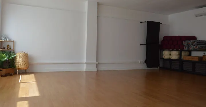 Espai LoCura · Psicología, Yoga y Terapias Holísticas — Yoga en Collblanc, L'Hospitalet de Llobregat