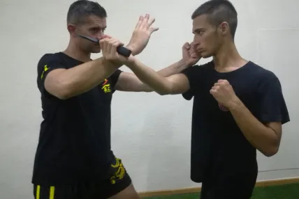 Krav Maga Defensa Personal urbana y Artes Marciales I SAN CAI LONG — kampsport-studio i Barrio de Peral, Cartagena — bild 2