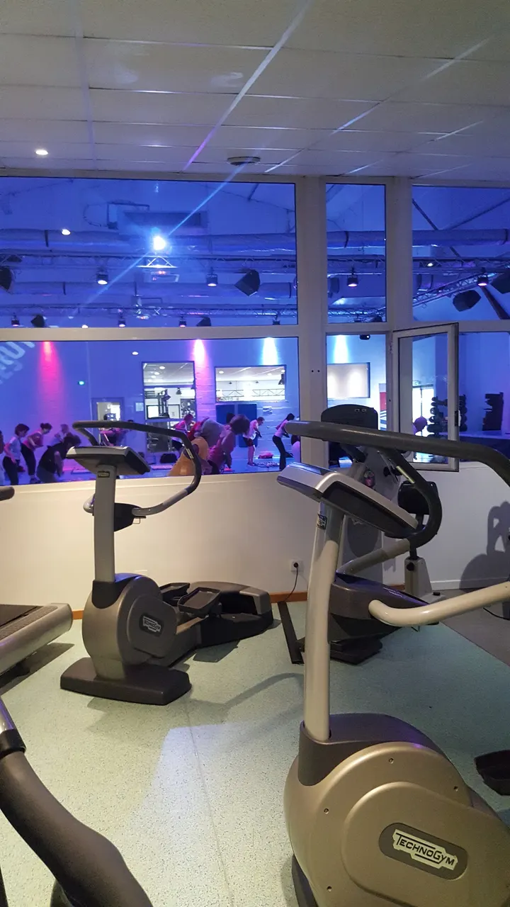Les Bruyères Centre Sportif Bd de la Paix — salle de fitness-studio à Berlioz - Lau - Péboué, Pau — 2