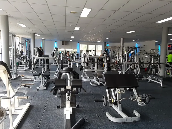 Les Bruyères Centre Sportif Bd de la Paix — salle de fitness-studio à Pau — 5