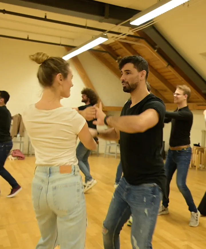 Issam and Charlott Bachata — tanz-studio in HafenCity, Hamburg — 3
