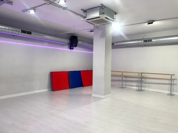 Serendipia Academia de Artes Escénicas — Baile en Cuarteles, Cádiz
