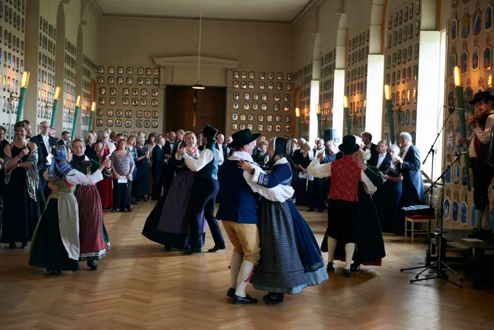 Hjemstavns Folkedanserne Frederiksberg — dance-studio i Frederiksberg