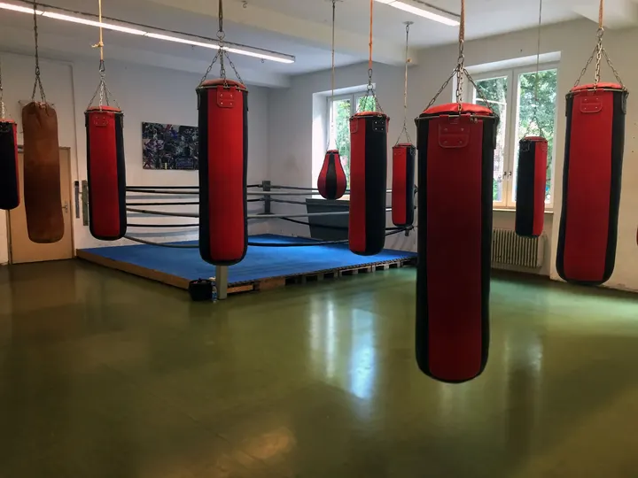 FRAUENBOXEN — Boxing in Isarvorstadt, München