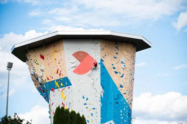 Peak 17 - Kletterturm — Bouldern in Lämmchesberg, Kaiserslautern