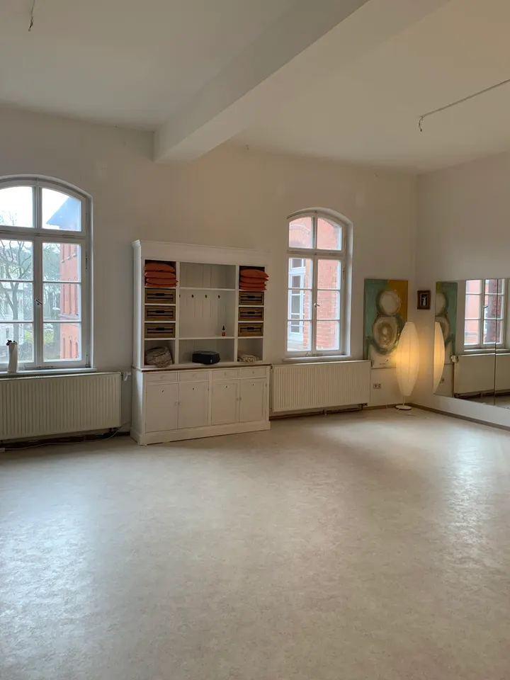 AYLA HEILKUNST SCHULE FÜR ASTROLOGIE UND YOGA — yoga-studio in Mitte, Ulm — 3