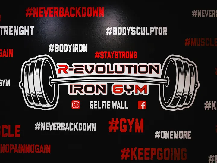 Revolution Iron Gym — Sala pesi a Lodolo, Castel Goffredo