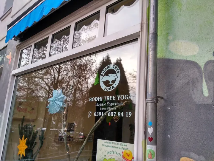 Spielwagen Kinder- Familienzentrum EMMA — Yoga in Stadtfeld Ost, Magdeburg