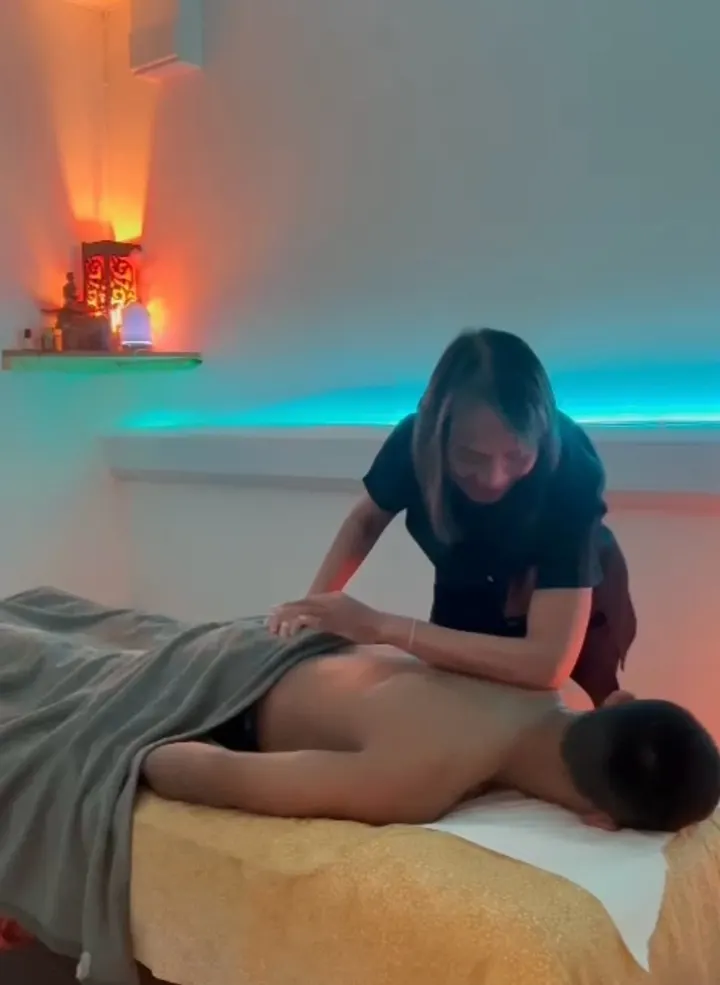 Ratchanee Therapy Dynamic Hot — hot yoga-studio in Brighton — 5