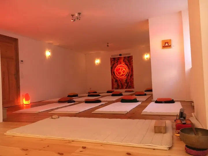 Schule für Yoga & Meditation Ayurvedische Massage — yoga-studio in Lichterfelde, Berlin — 3
