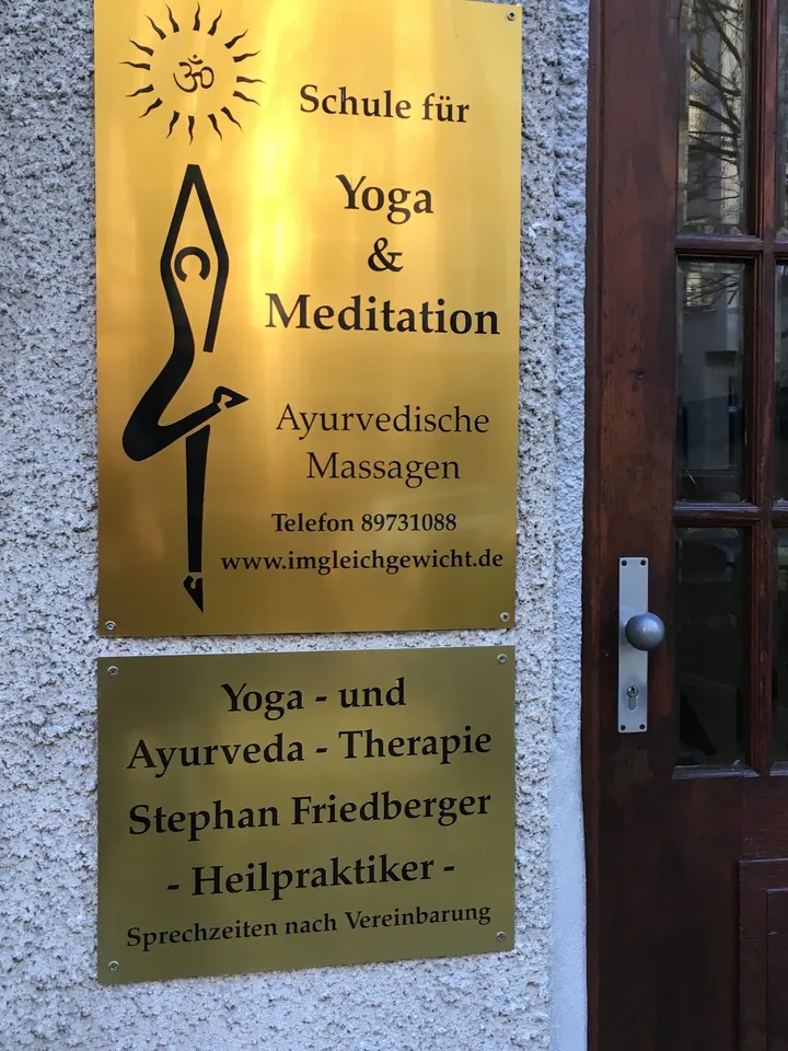 Schule für Yoga & Meditation Ayurvedische Massage — yoga-studio in Berlin — 3