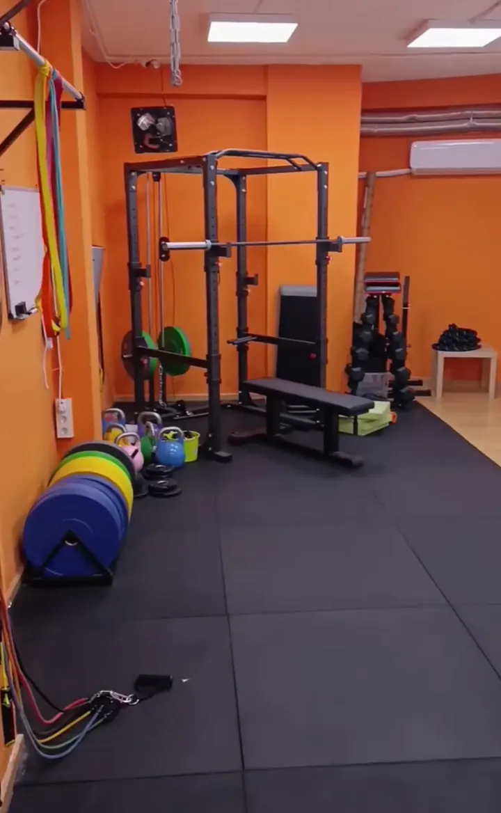 Vital centro de entrenamiento — entrenamiento personal-studio en Granada — 4