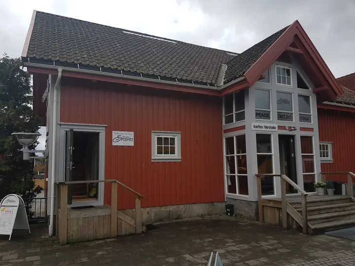 Stinas Yogahus Stina Katrine Røyrvi — Yoga i Øyenkilen, Fredrikstad