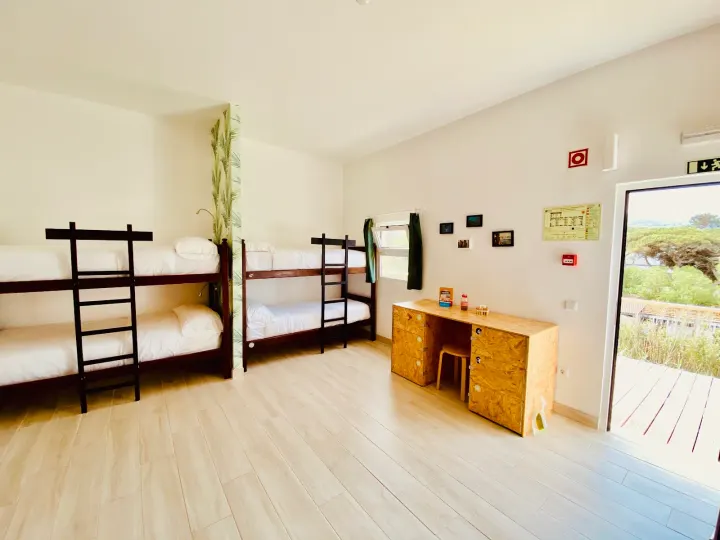 Oasis Backpackers Hostel Sintra Surf — yoga-studio em Pinhal da Nazaré, Colares — 3
