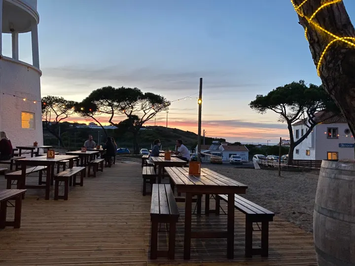 Oasis Backpackers Hostel Sintra Surf — Yoga em Pinhal da Nazaré, Colares