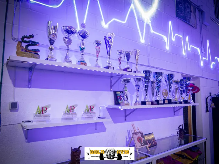 Gold Gym — estudio de fitness-studio en Jaén — 2