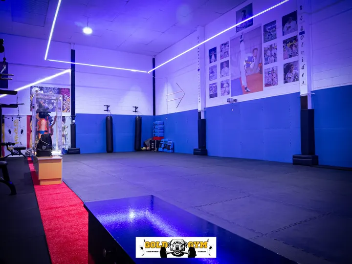 Gold Gym — estudio de fitness-studio en Jaén — 3