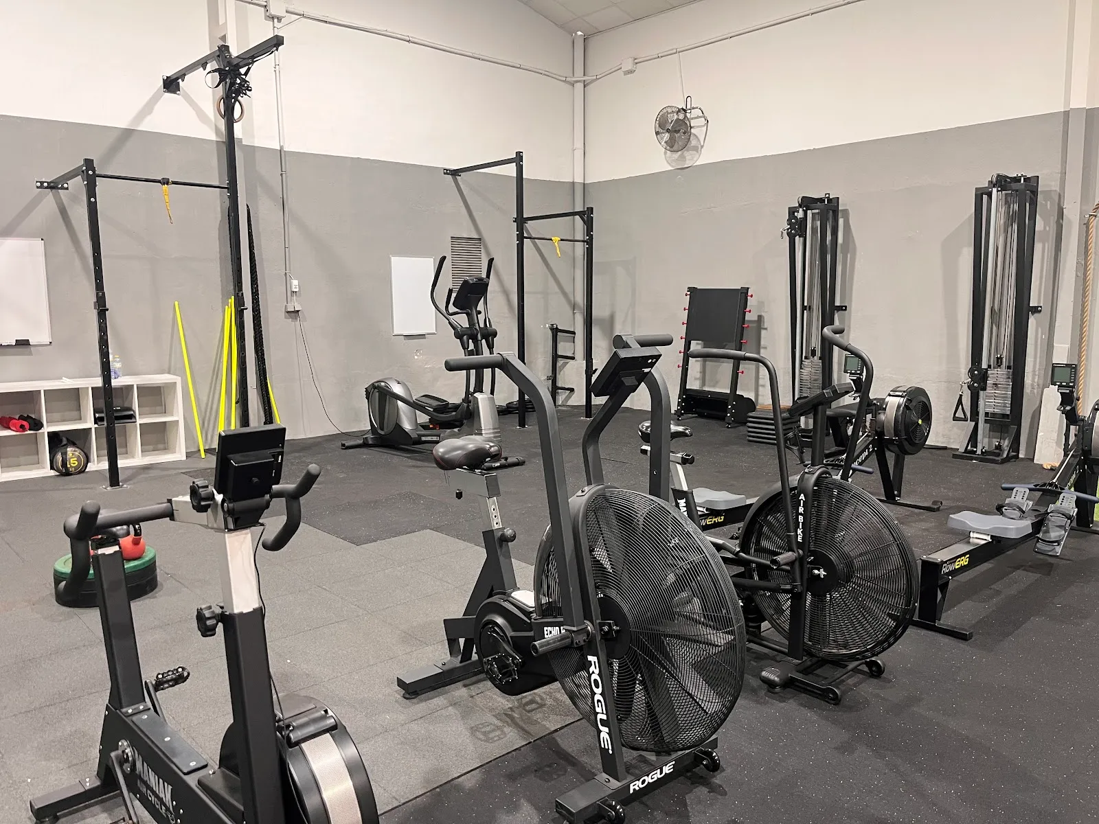 Bbh Functional Center — entrenamiento funcional-studio en Manises — 2
