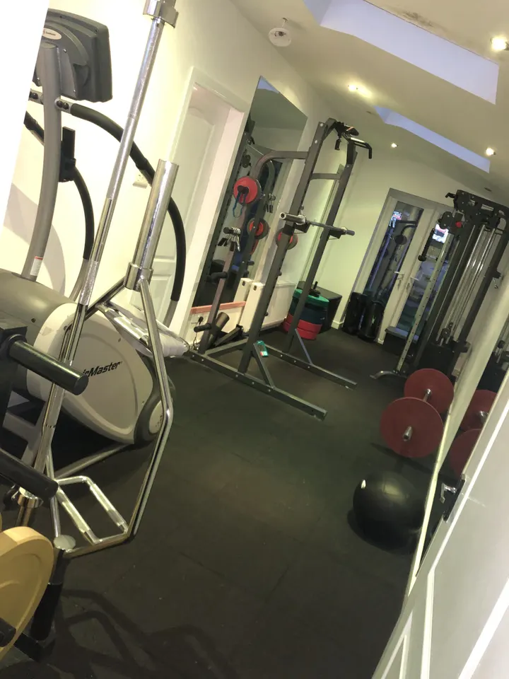 LM FITNESS — fitness studio in Bury — 3