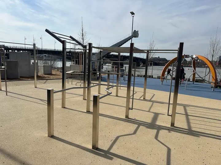 Calisthenics Park am Kransand — calisthenics-studio in Mainz-Kastel, Wiesbaden — 2
