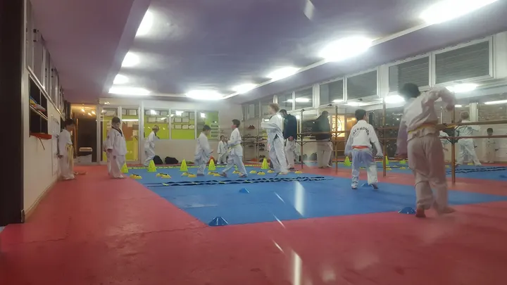 CLUB DE TAEKWONDO JEONSA JEREZ — Artes marciales en Los Albarizones, Jerez de la Frontera