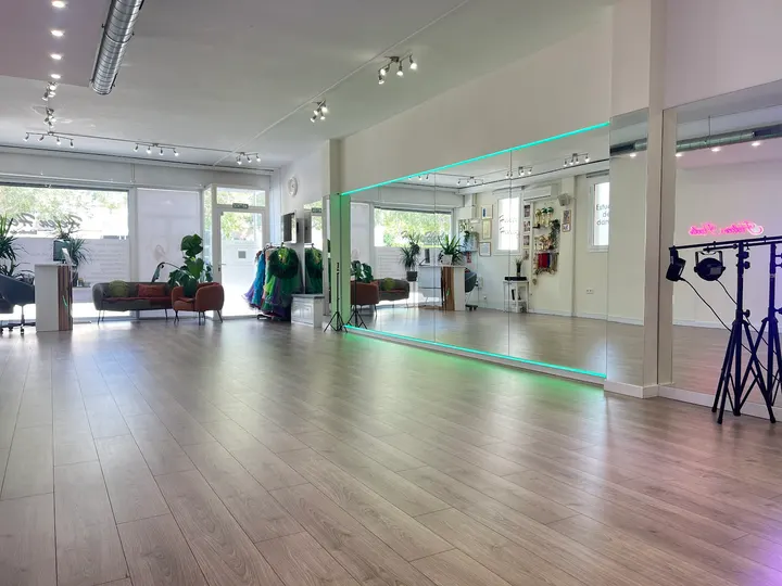 Helen Heels Estudio de danza — Baile en Can Roca, Castelldefels