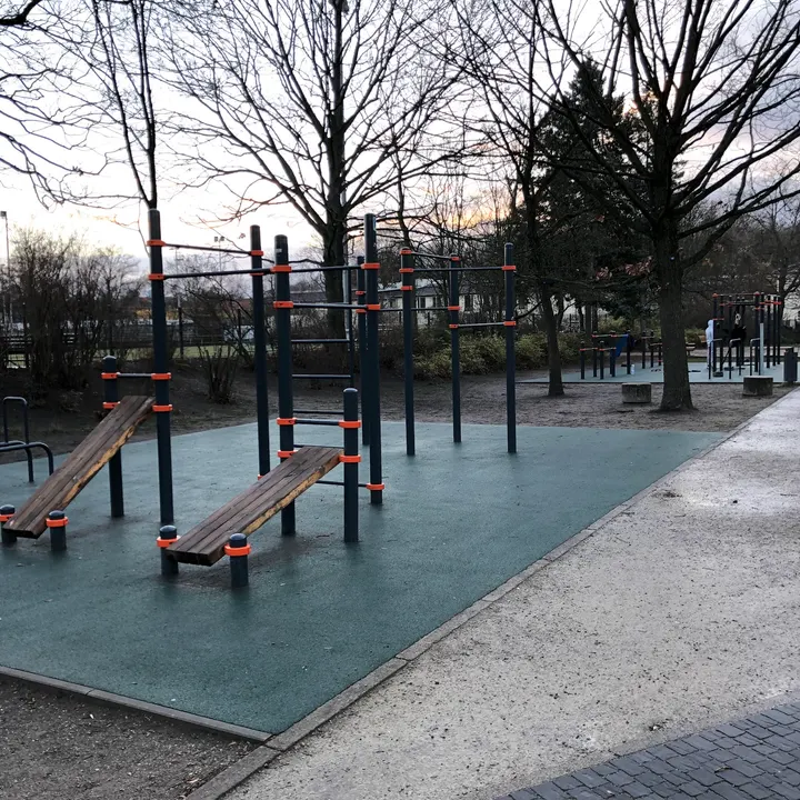 Barliner Workout – Gleisdreieck Park (Outdoor) — fitnessstudio in Berlin — 4