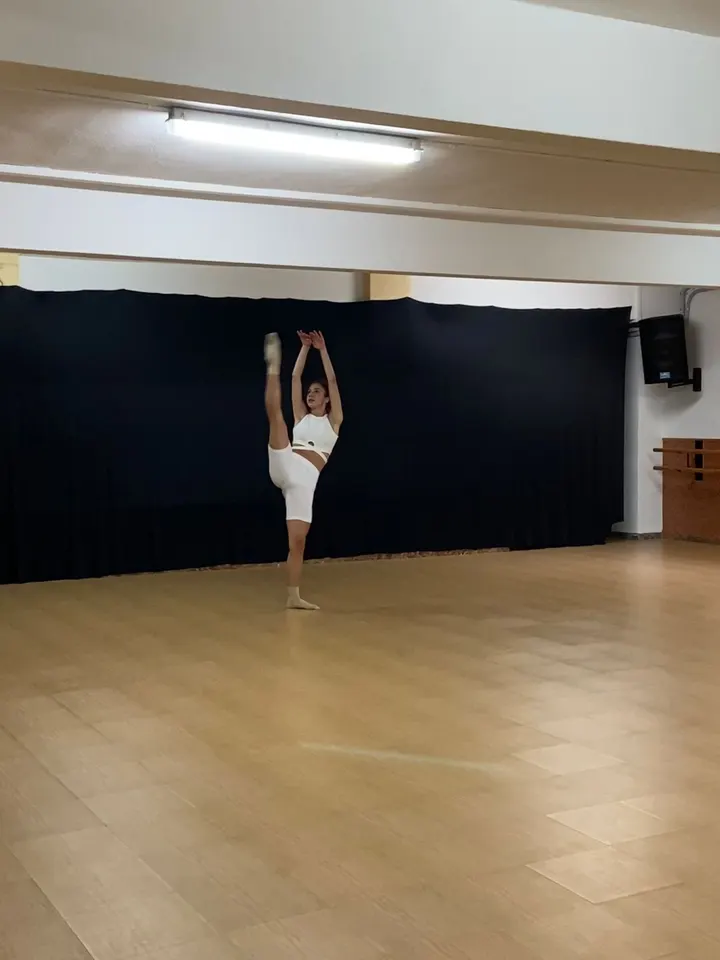 Scenic Dansa Tarragona - Vedruna Dansa (ESCOLA AUTORITZADA ENSENYAMENT GENERALITAT DE CATALUNYA — Baile en Nou Eixample Nord, Tarragona