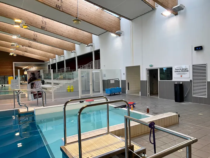 Centre Aquatique Les Vagues — Salle de fitness à Meyzieu