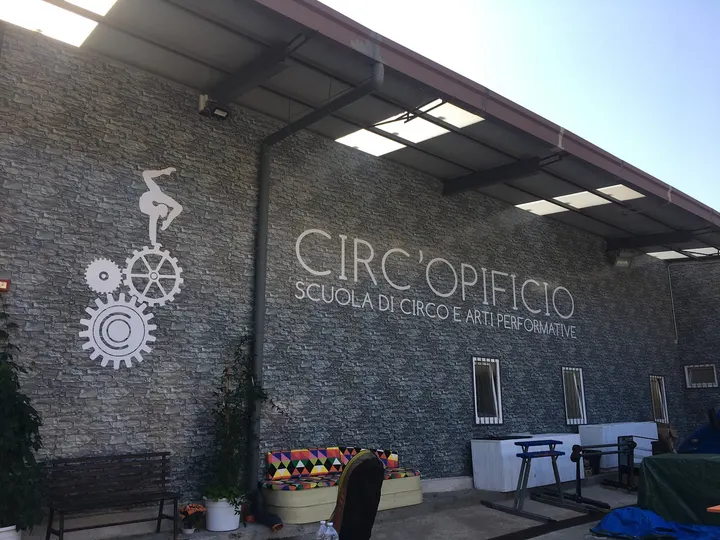 Circ'Opificio — Acrobatica aerea a Acquasanta, Palermo
