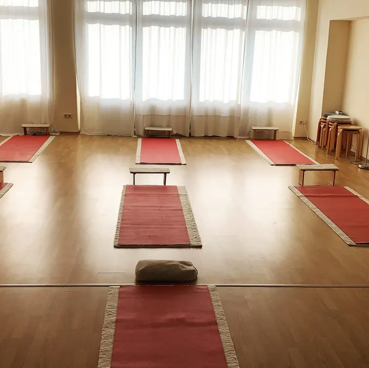 Frank Hampe- Yoga für Männer — yoga-studio in Krefeld — 3