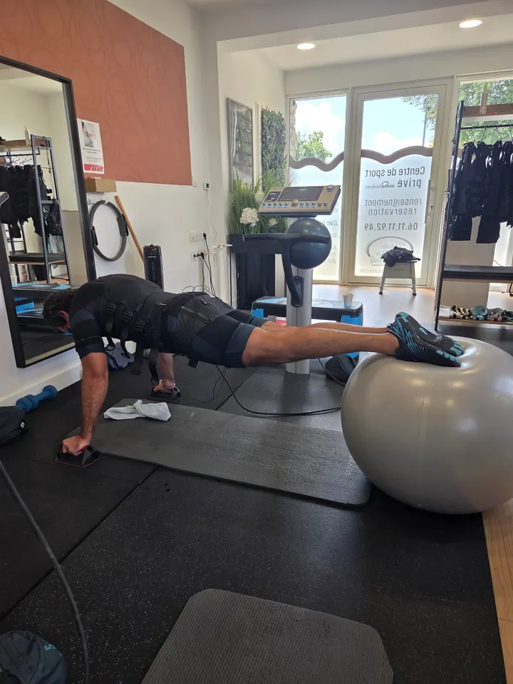 Urban Stim Body — salle de fitness-studio aux Allées - Trespoey - Le Buisson, Pau — 3