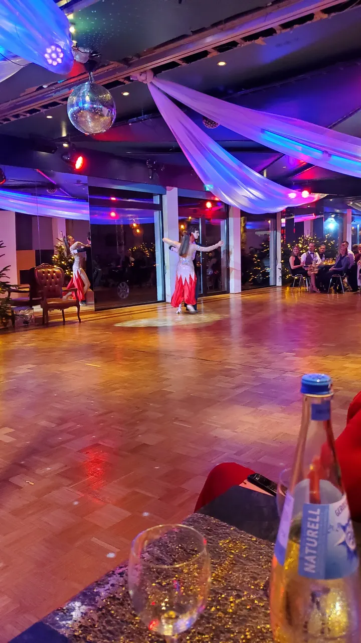 Leyer. Die Tanzschule — tanz-studio in Bergisch Gladbach — 3