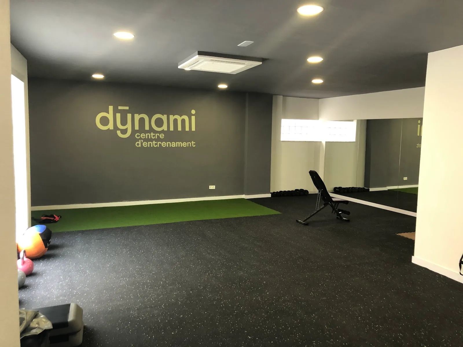 Dynami Centre d’Entrenament — entrenamiento personal-studio en Poetes, Reus — 3