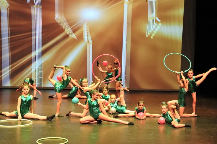 Jara Dansa — Baile en Can Roca, Castelldefels