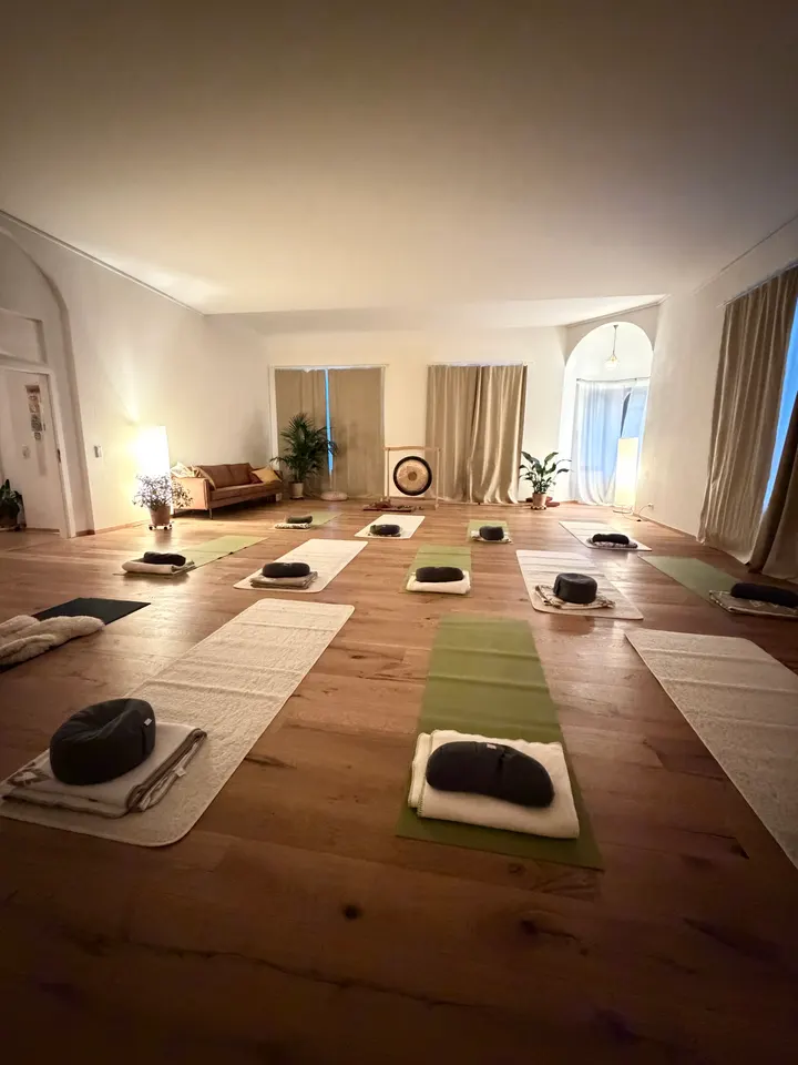SAPHIR Zentrum für Yoga & Heilarbeit Sandra Homburg — Yoga in Langebrück, Dresden